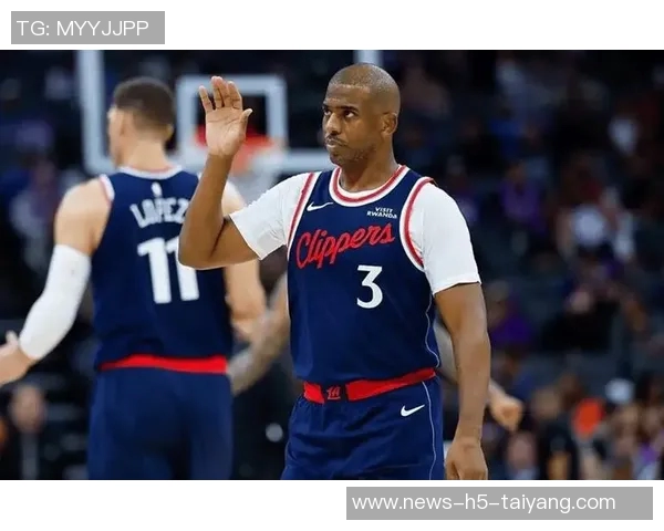 快船赢球却气氛沉闷保罗多次尝试激活球队氛围未果